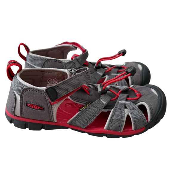 Keen Big Kids' Seacamp II CNX Sandal Size 2 Grey/Red Hiking Waterproof Comfort - Picture 1 of 10